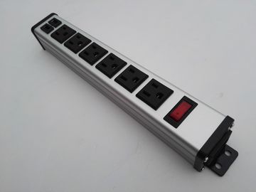 6つの方法出口のスイッチ制御を離れたのを用いる二重USBポートの充電器が付いている多プラグのソケット