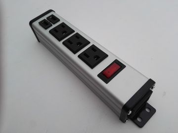 品質  Waterproof 3 Outlet Power Strip With USB Charger Two Port American Standard 工場