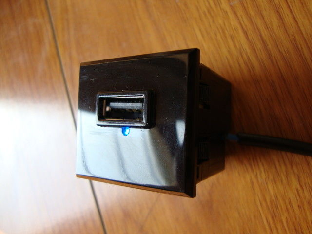 普遍的な単一の港スマートな電話/手持ち型装置のための小型Usbの充電ステーション