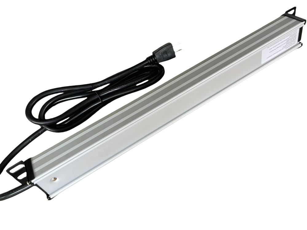 6 Way メタルタブ マルチ アウトレット パワーストリップ 10'拡張コード 14AWG NEMA 5-15P