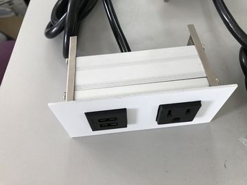 1つの出口/2つのUSBポート、ステンレス鋼フェースプレートの卓上のパワー アウトレットが付いている隠されたデスクトップの電力ソケット